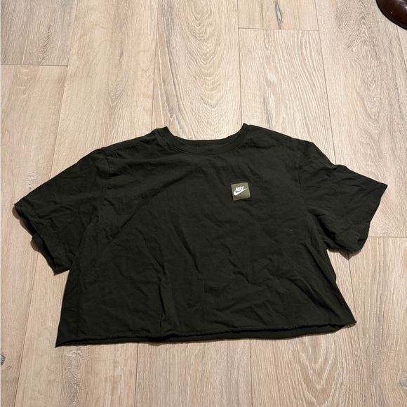 Nike Dark Green Crop Top - Picture 2 of 4